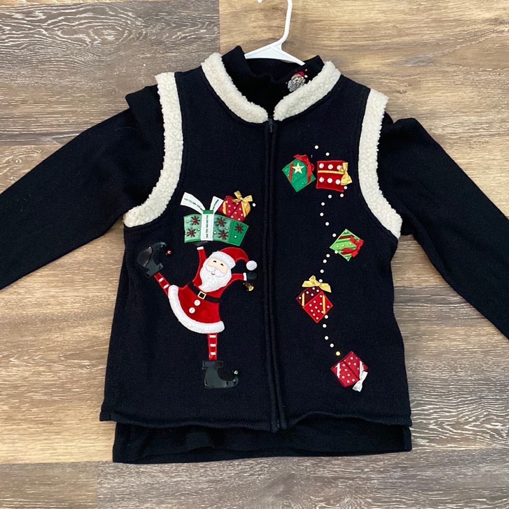 CB- EUC Christmas Vest & Mock Turtleneck Sz. M Santa Beading & Beautiful